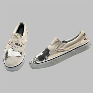 Vans X Peanuts Classic Slip On Lucy And Snoopy Kiss Smack - Women’s Size 9.5
